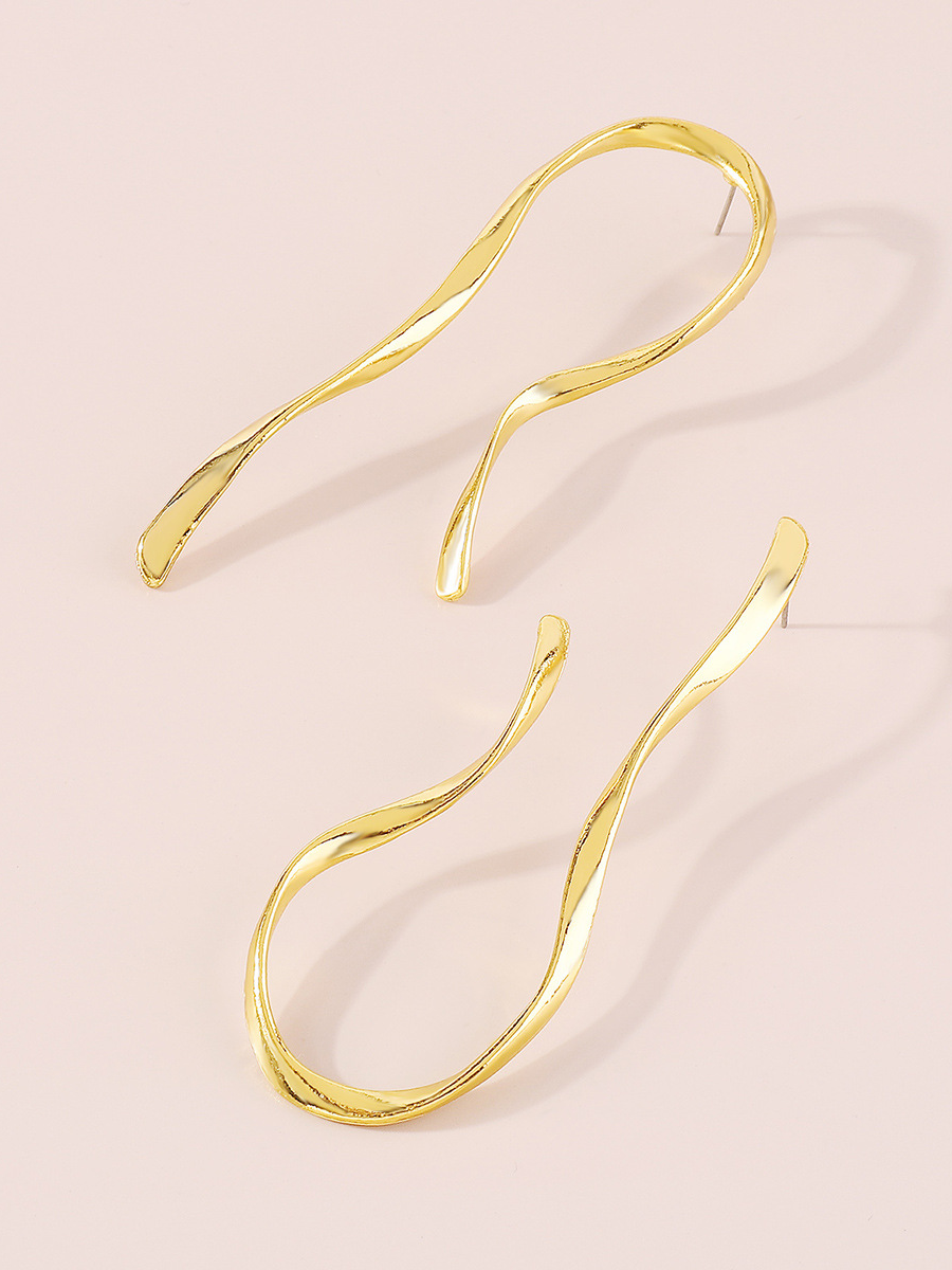 Simplicity Curved Asymmetrical Earrings