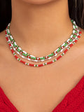Mehrfarbige Perlenkette im Weihnachtsstil