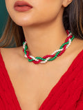 Enveloppez des colliers rétro perlés colorés